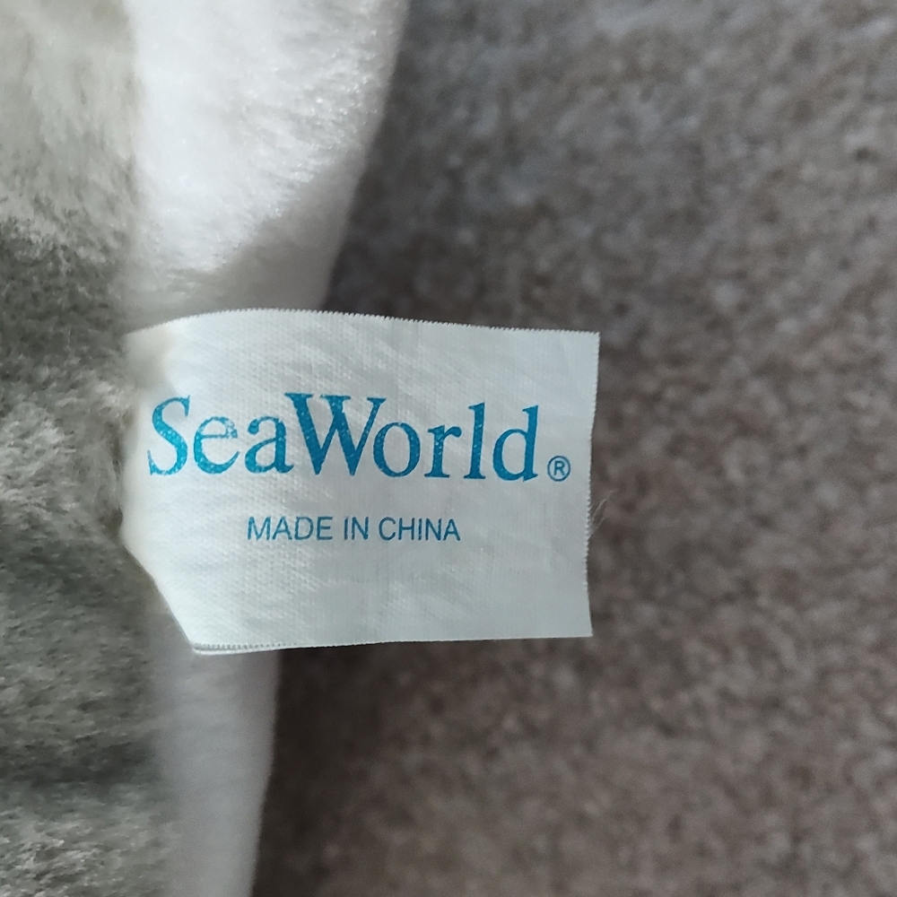 Sea World Dolphin Plush Stuffed Animal - EUC - Picture 4 of 4